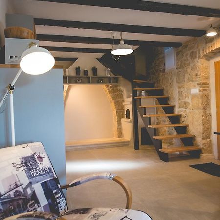 Holiday Home Jela Dobrinj エクステリア 写真