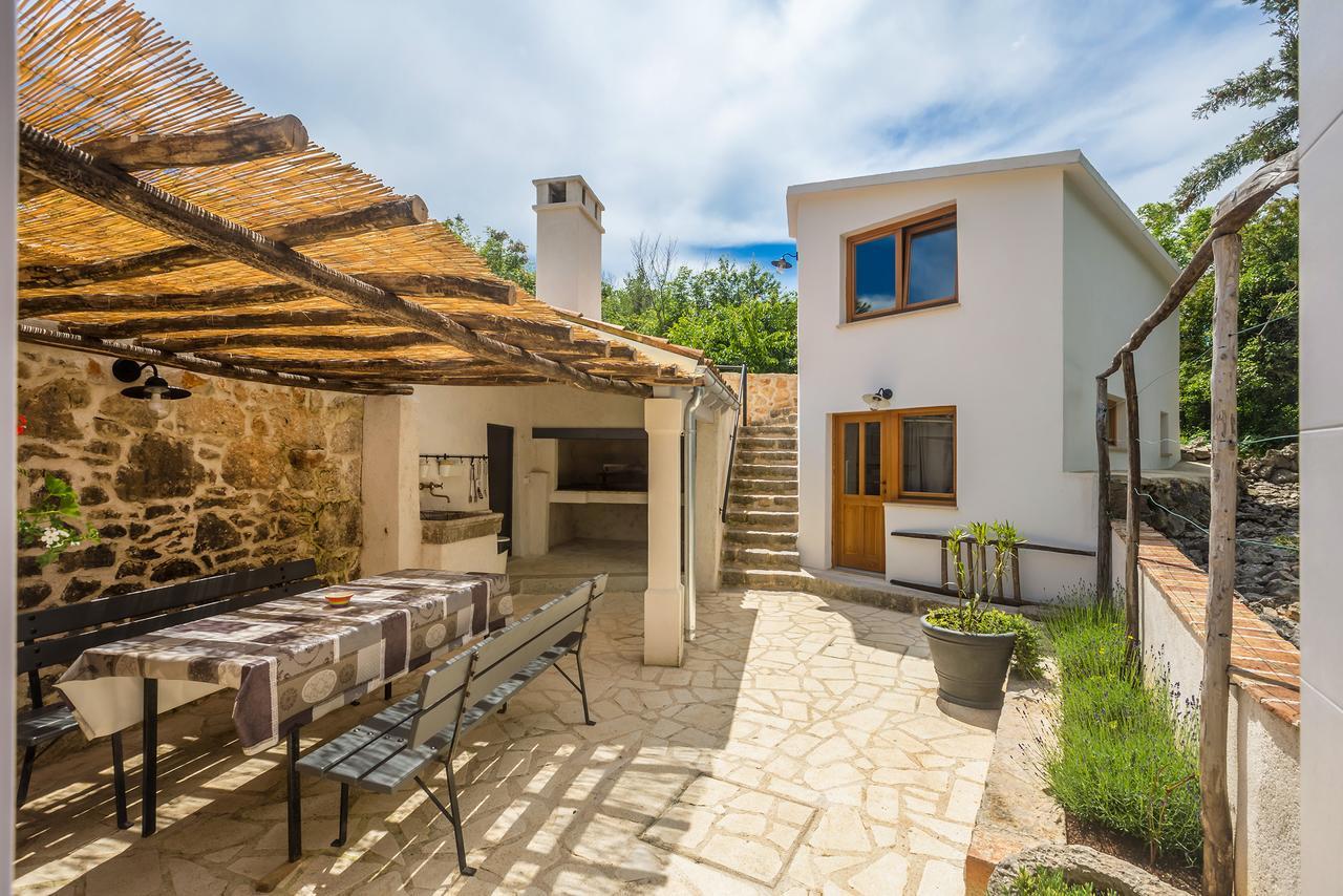 Holiday Home Jela Dobrinj エクステリア 写真