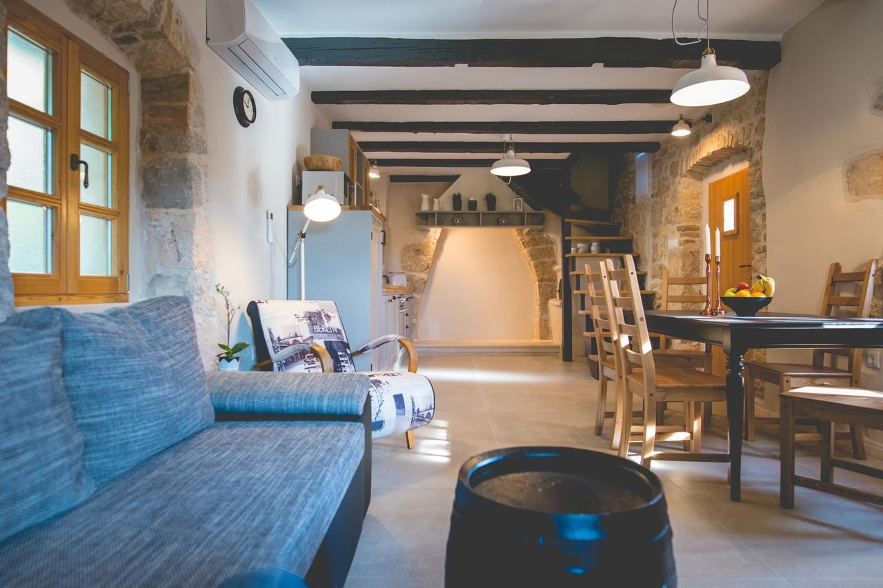 Holiday Home Jela Dobrinj エクステリア 写真