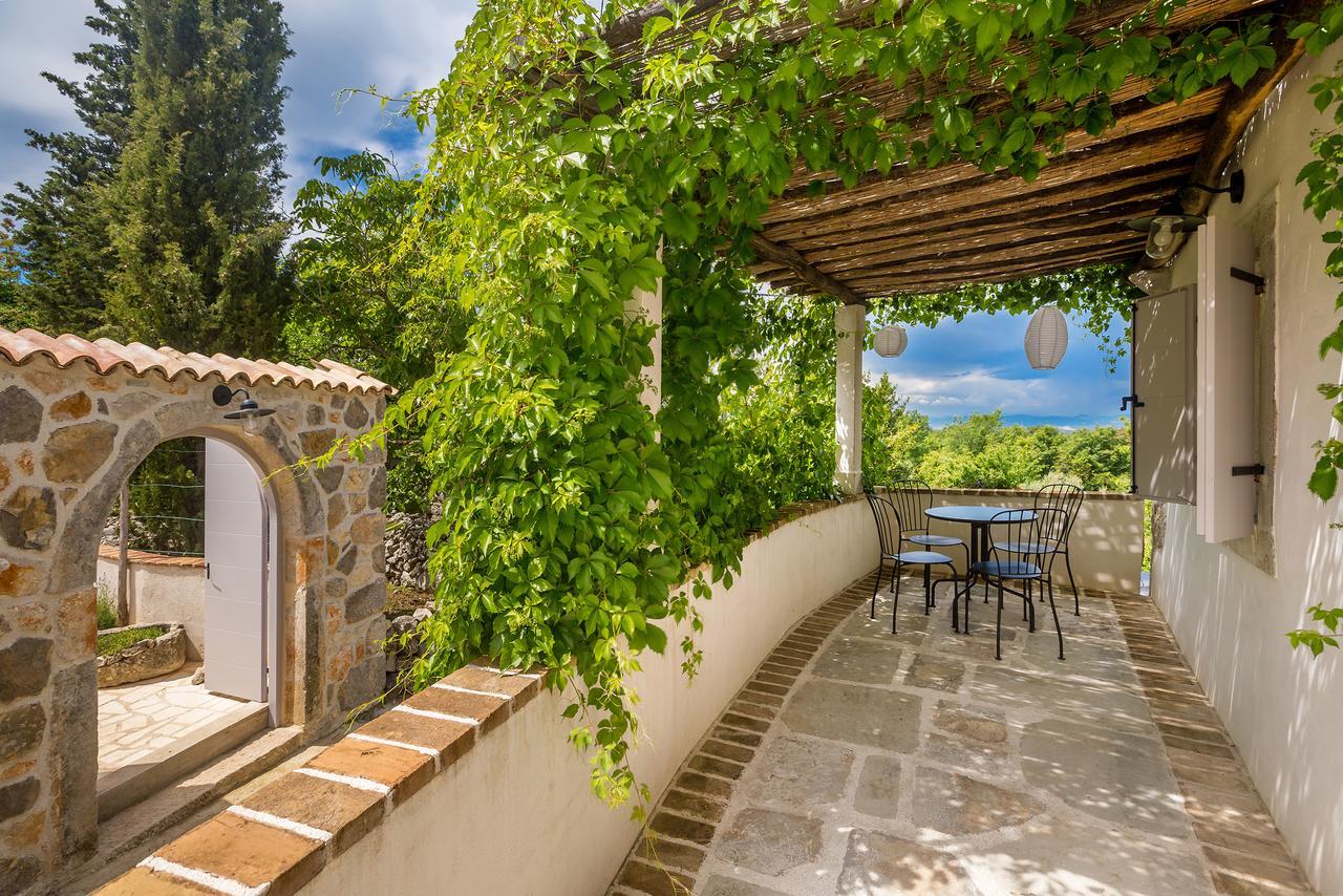 Holiday Home Jela Dobrinj エクステリア 写真