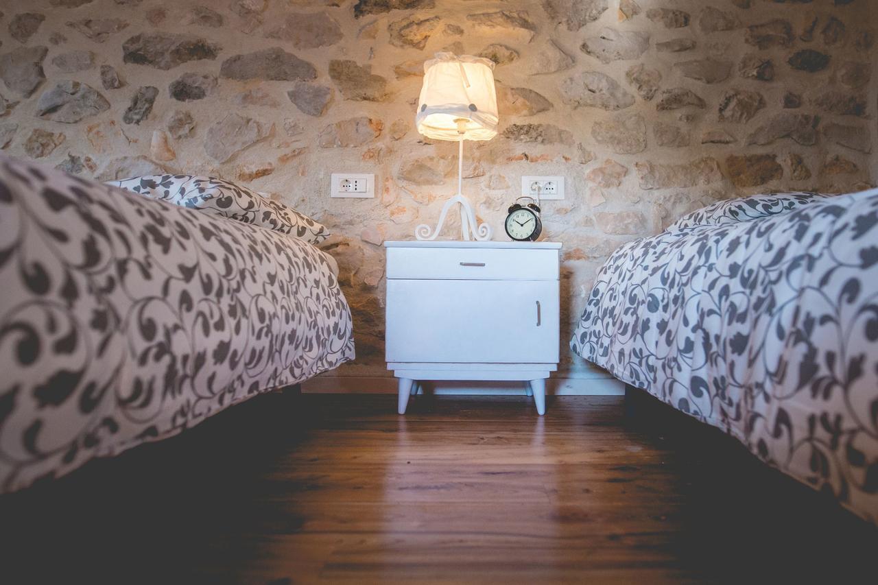 Holiday Home Jela Dobrinj エクステリア 写真