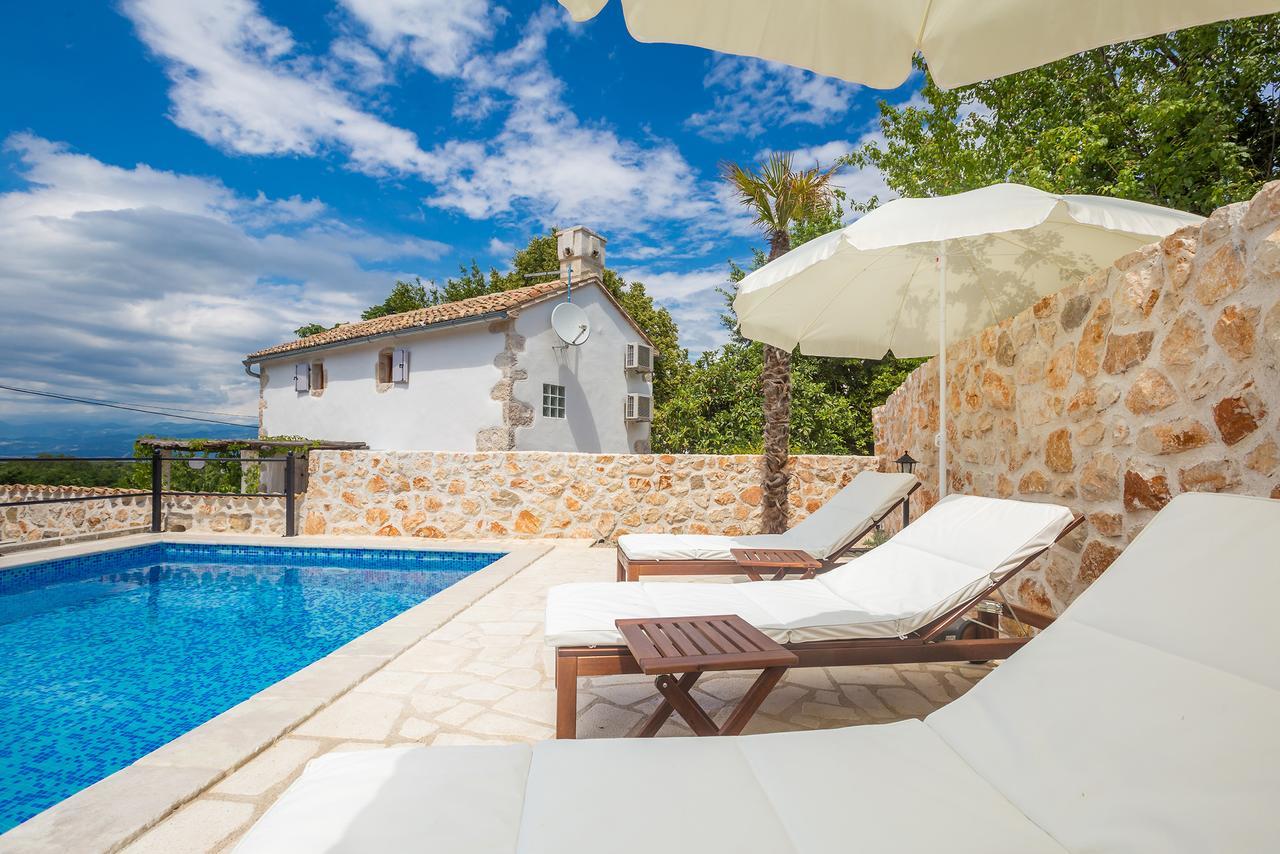 Holiday Home Jela Dobrinj エクステリア 写真